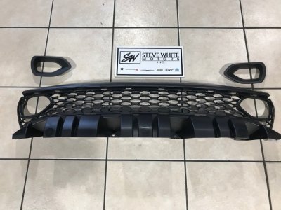 2019 Scat Pack uppger grille and bezels.jpg